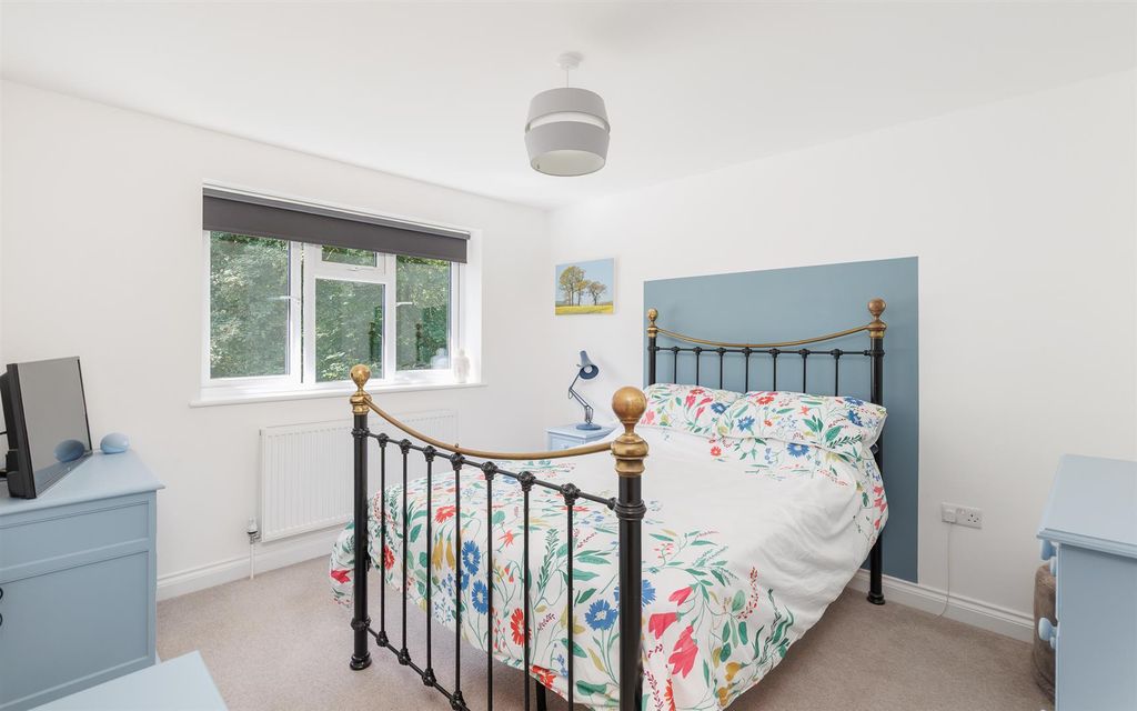 Additional image 23 of 5 bed detached house for saleHooke Close, Freshwater PO40