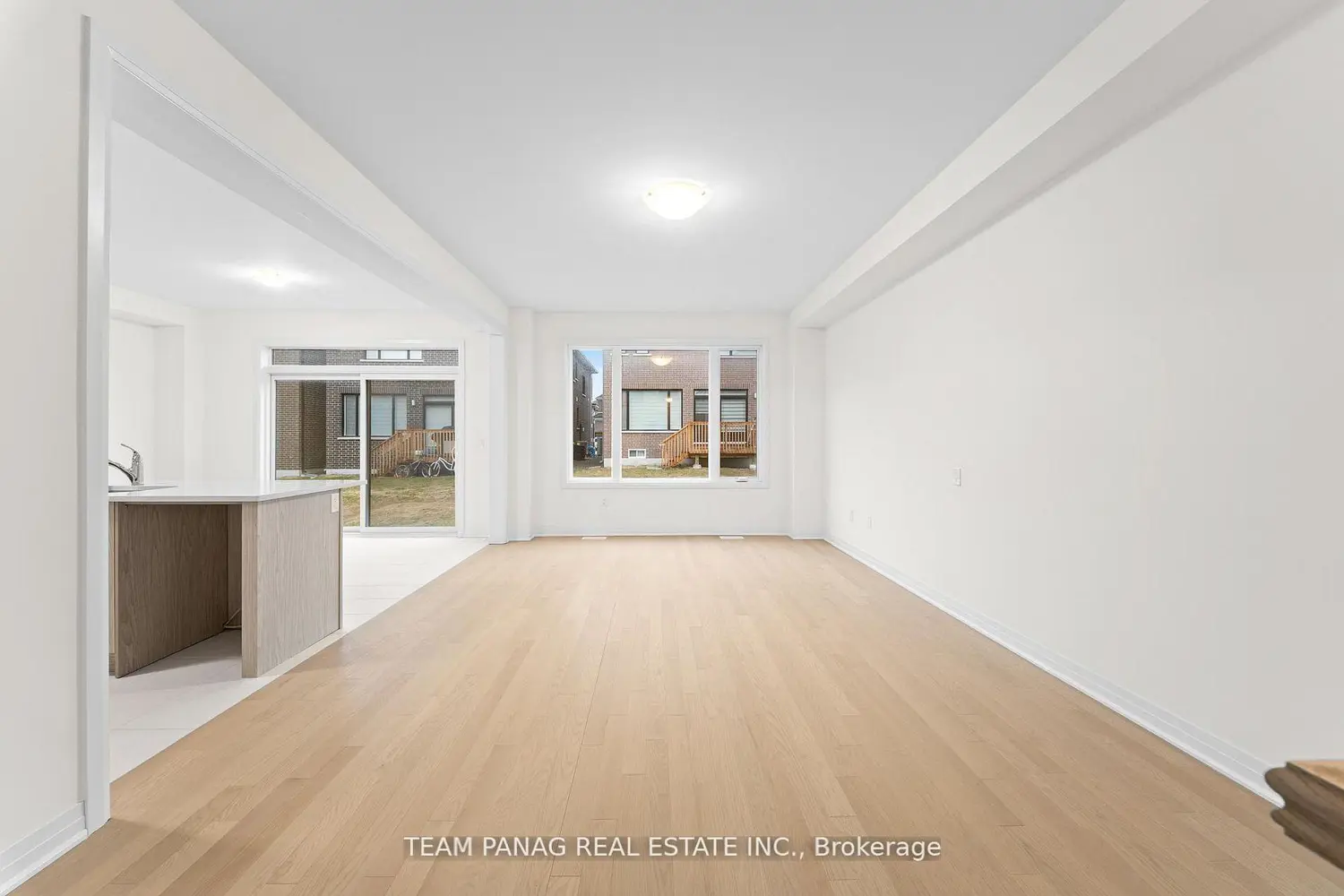 24 Tyler Avenue photo 3