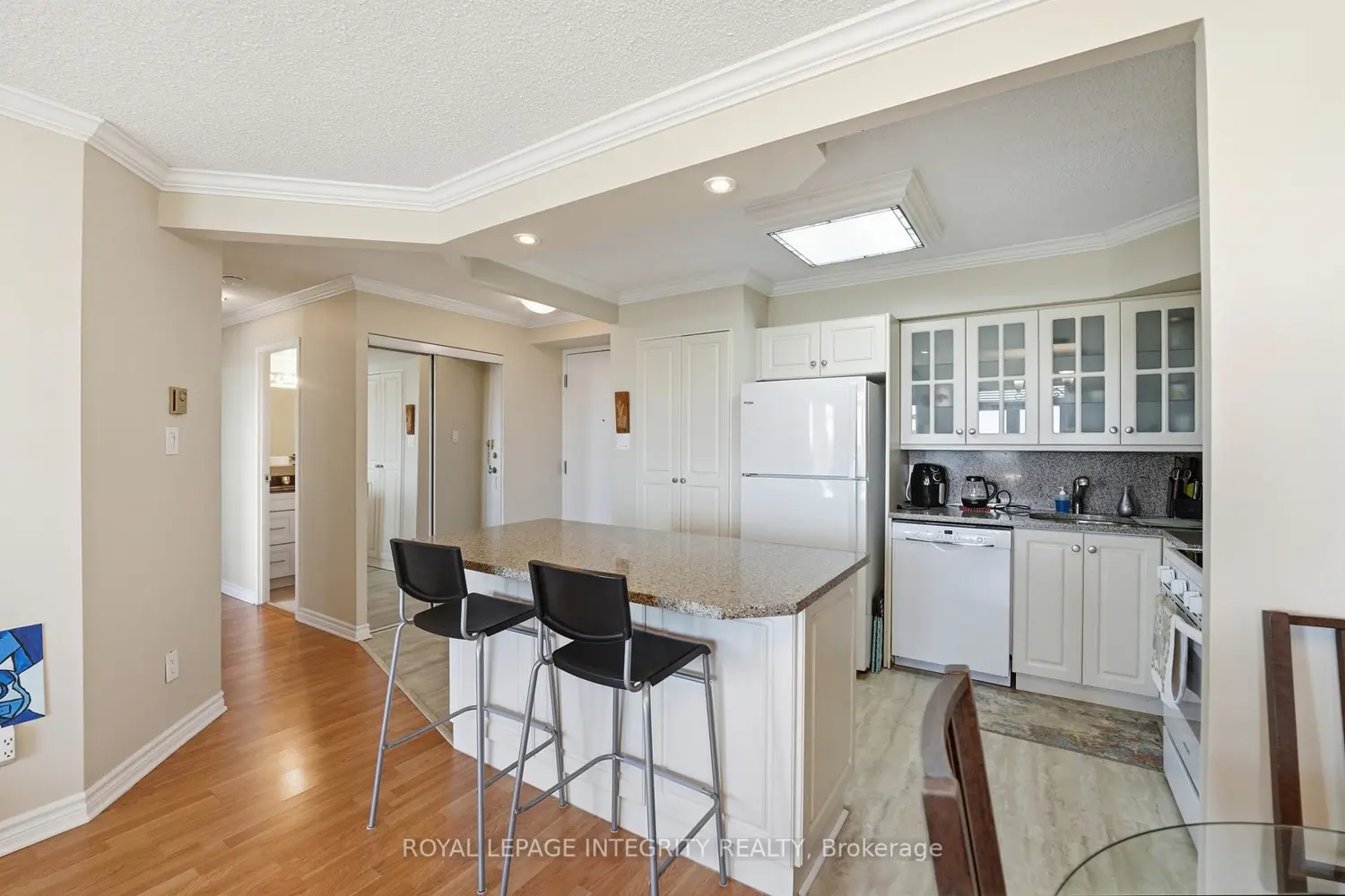 1025 Grenon Avenue 608 photo 5