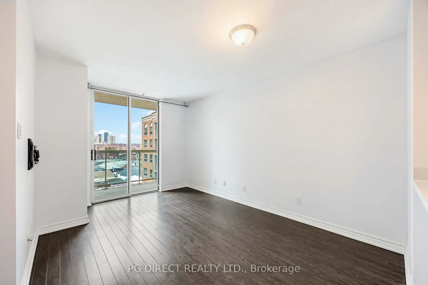 Additional image 7 of 323 Richmond Street 807