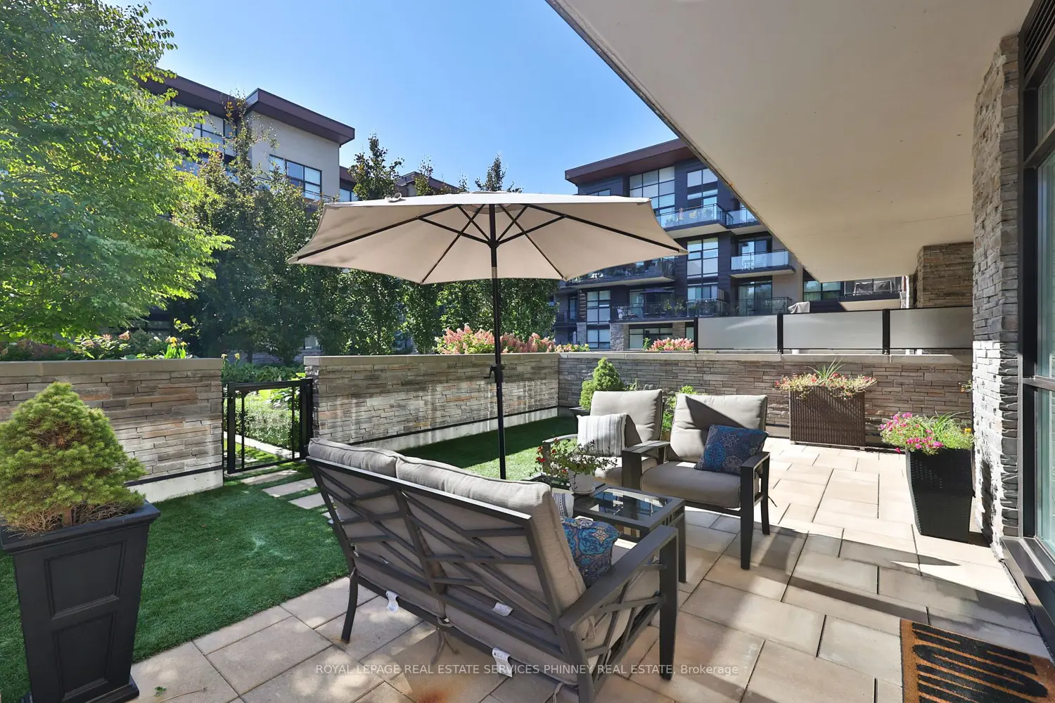 1575 Lakeshore Road 155