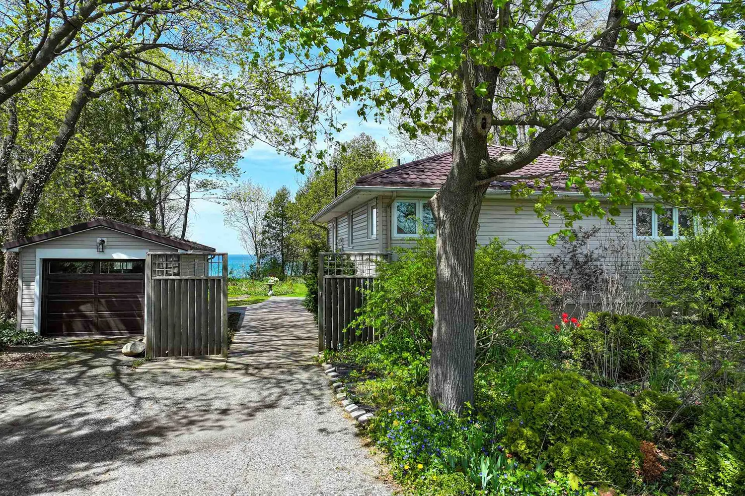 4660 Lakeside Street photo 2