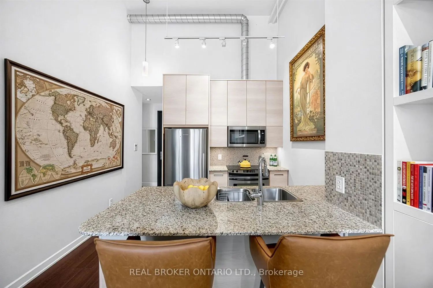 Additional image 4 of 380 Macpherson Avenue 209
