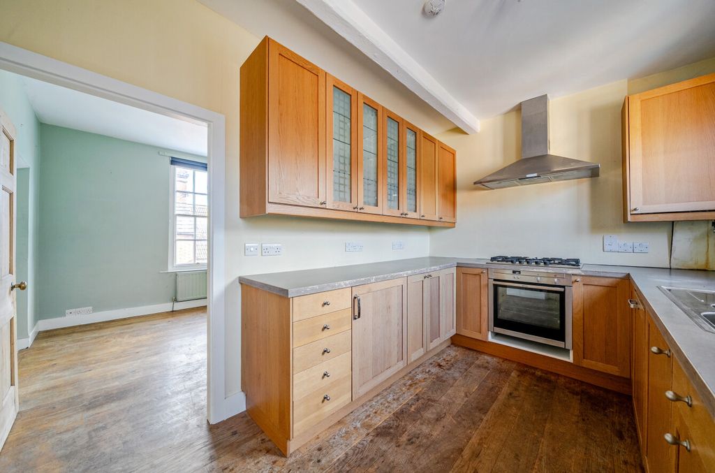 Additional image 7 of 3 bed flat for saleGloucester Street, Faringdon, Oxfordshire SN7