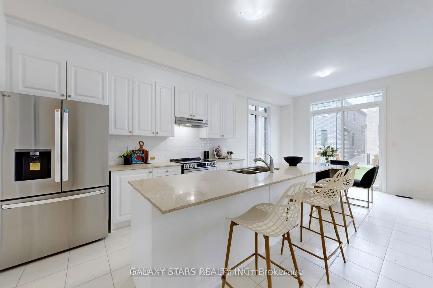 31 Sambro Lane photo 3