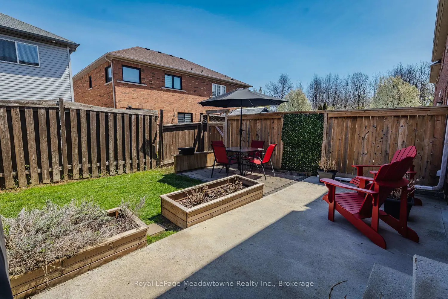 111 Waters Boulevard photo 2