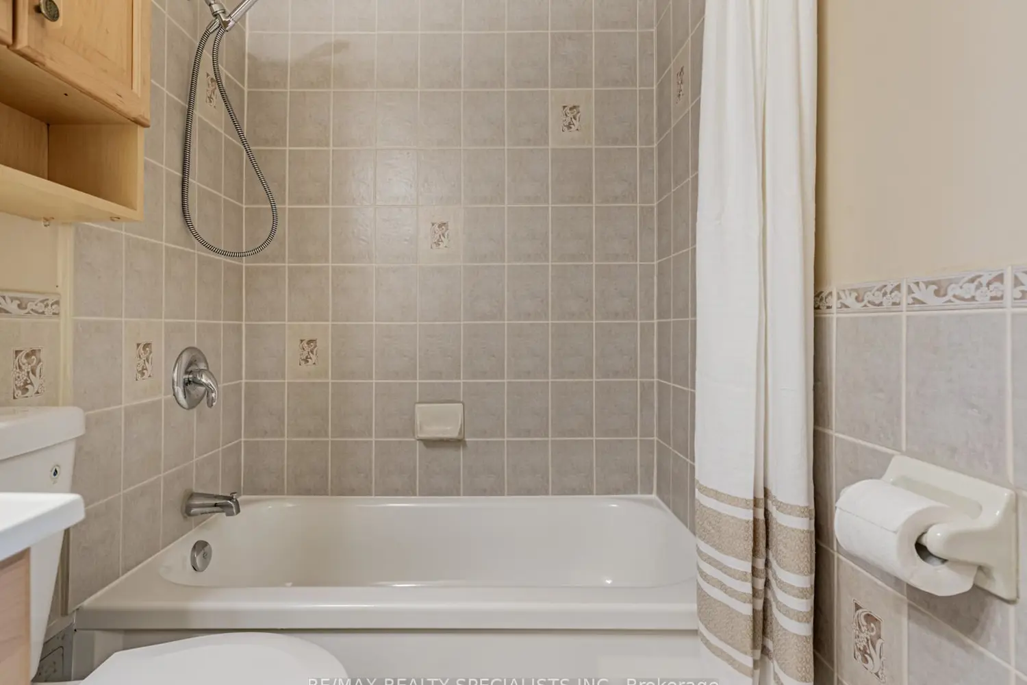 Additional image 19 of 151 La Rose Avenue 401