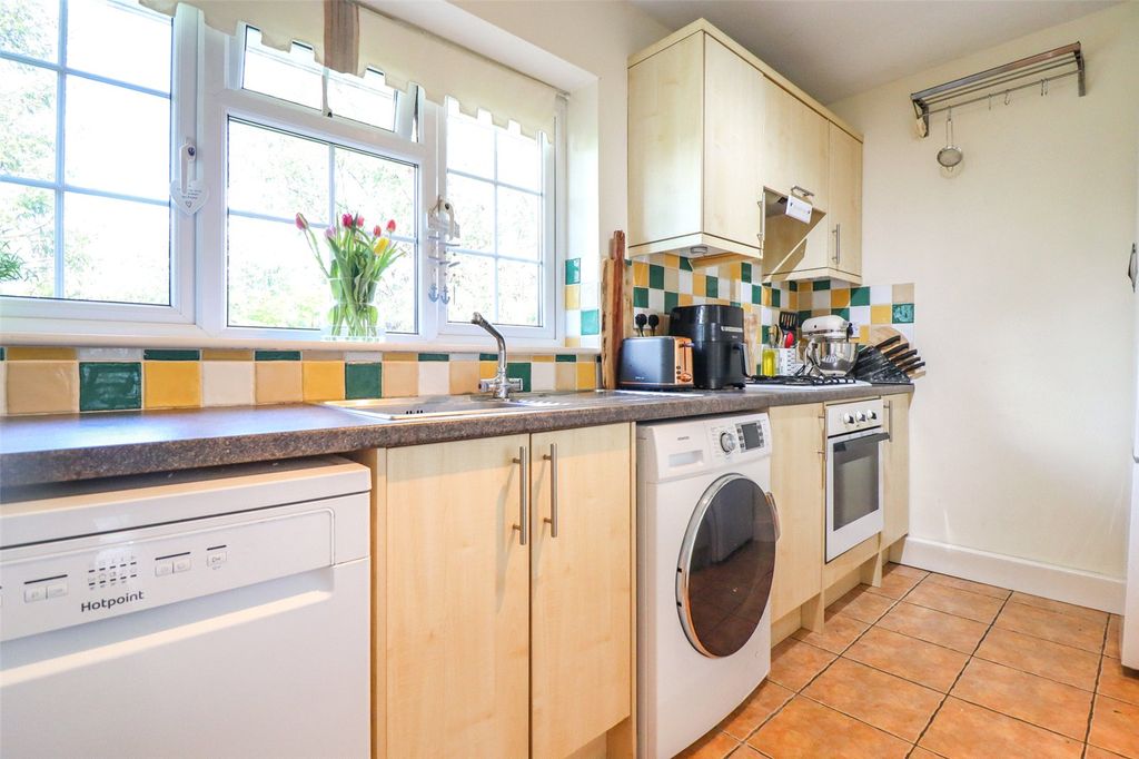 Additional image 8 of 2 bed maisonette for saleHeathfield Court, Fleet, Hampshire GU51