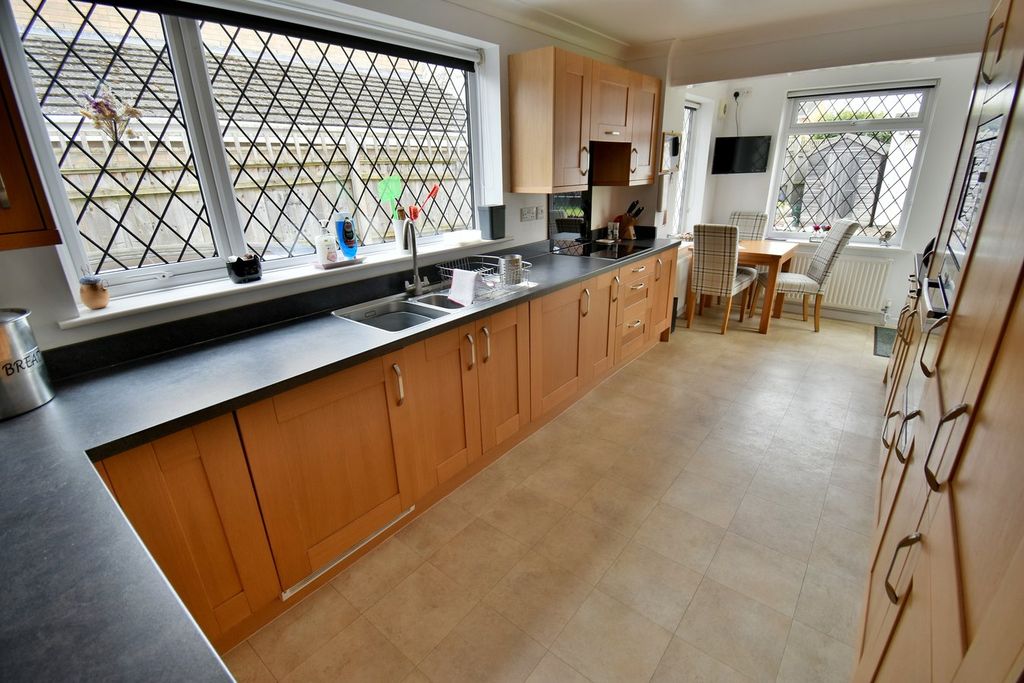 Additional image 5 of 4 bed detached bungalow for saleWimborne Road East, Ferndown BH22