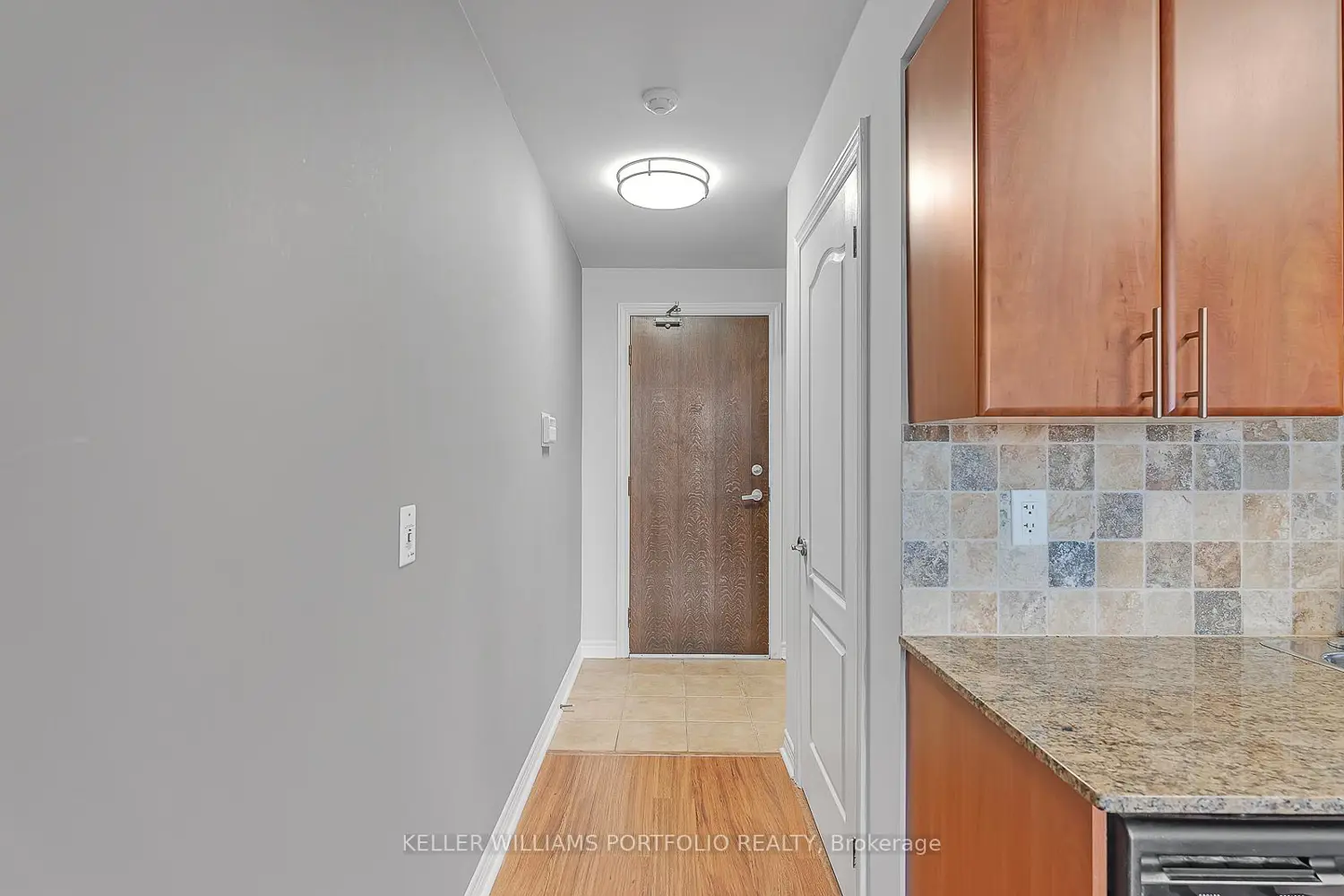 15 North Park Road 1417 photo 4