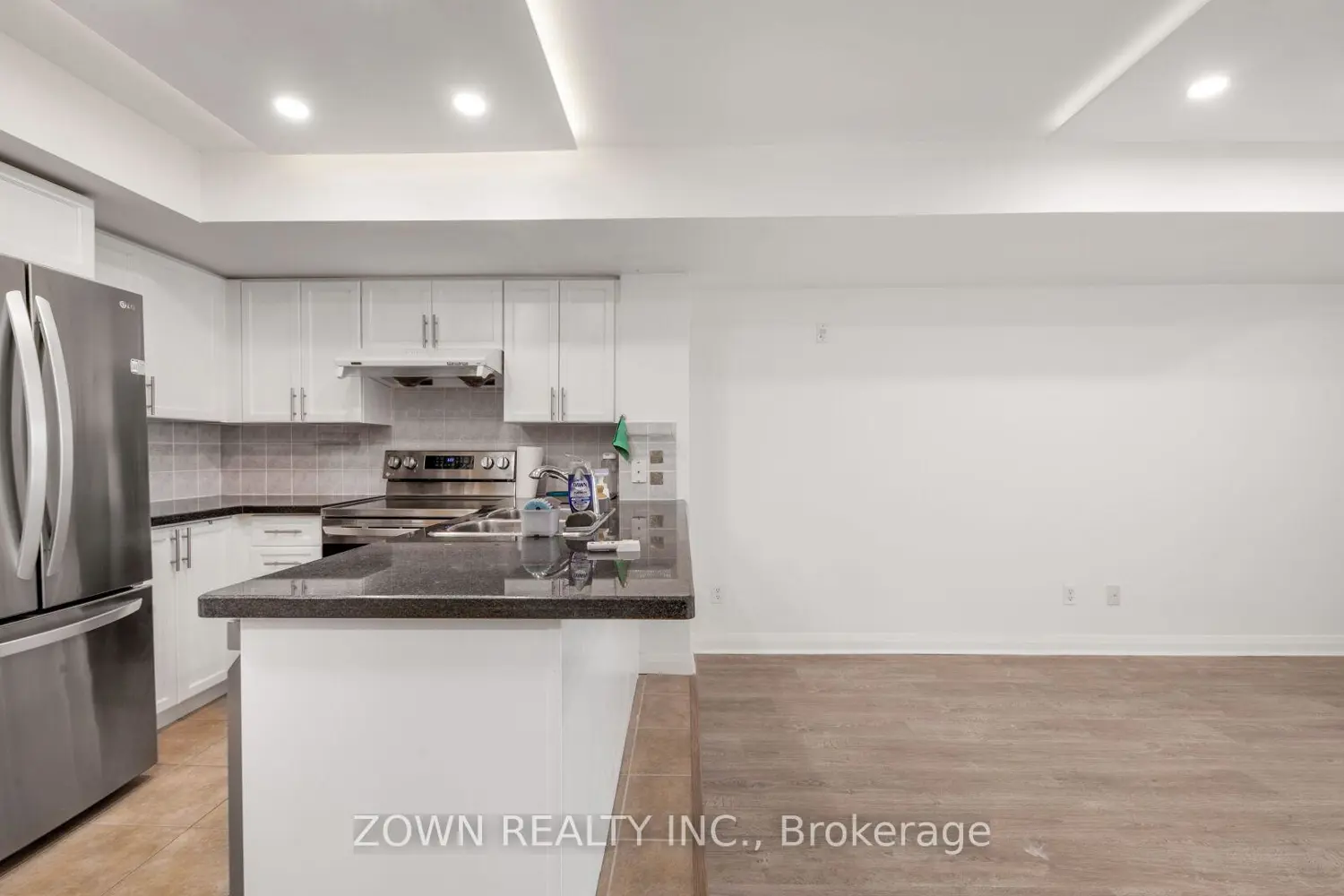 Additional image 13 of 7363 Kennedy Road 519