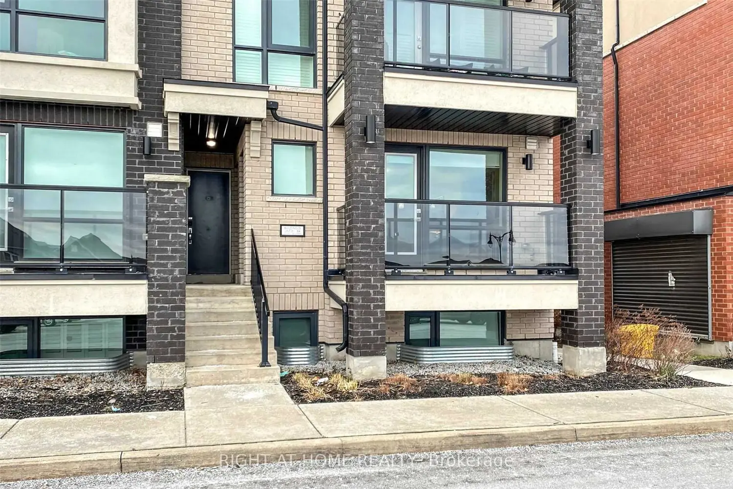 100 Dufay Road 82