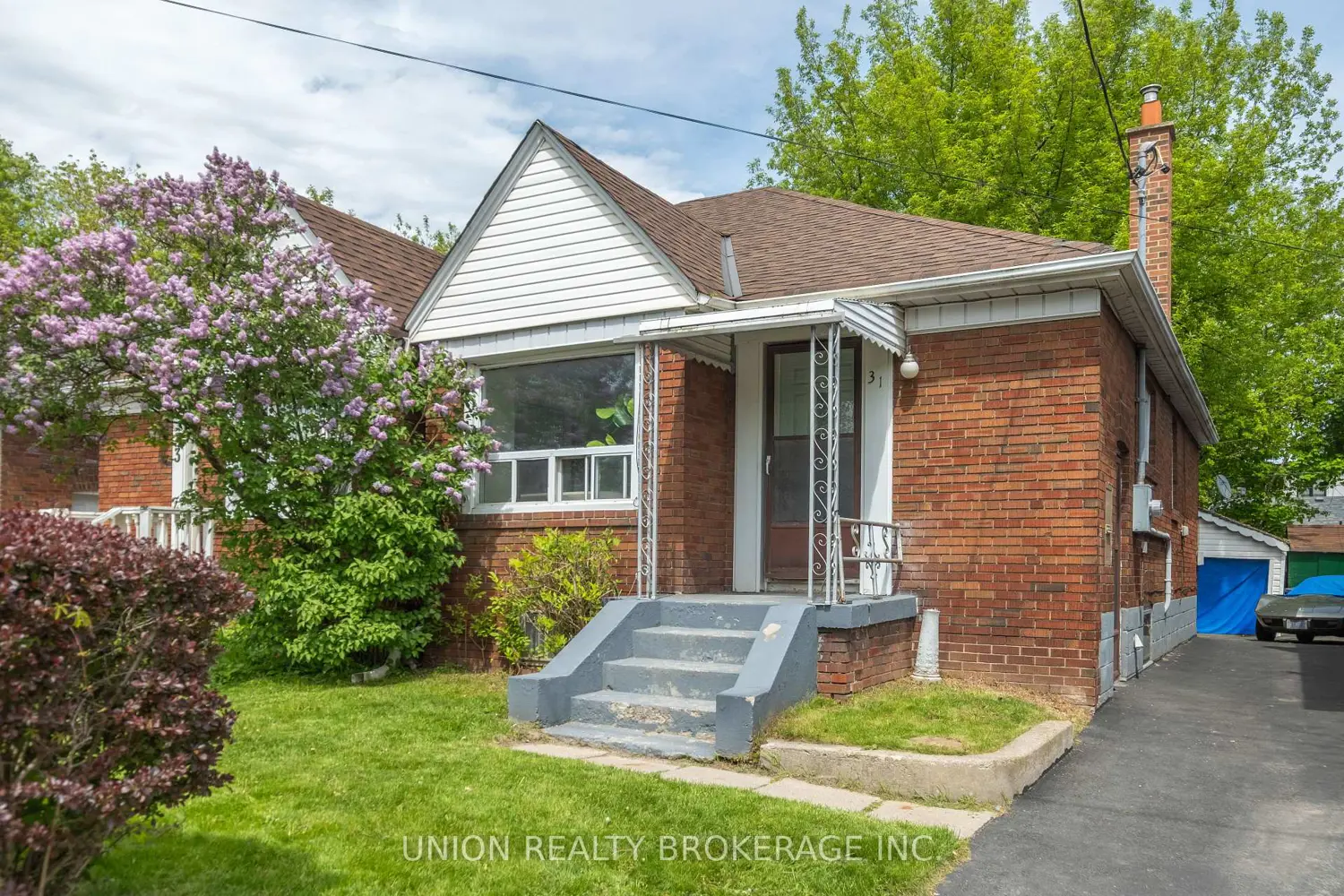 31 Thora Avenue