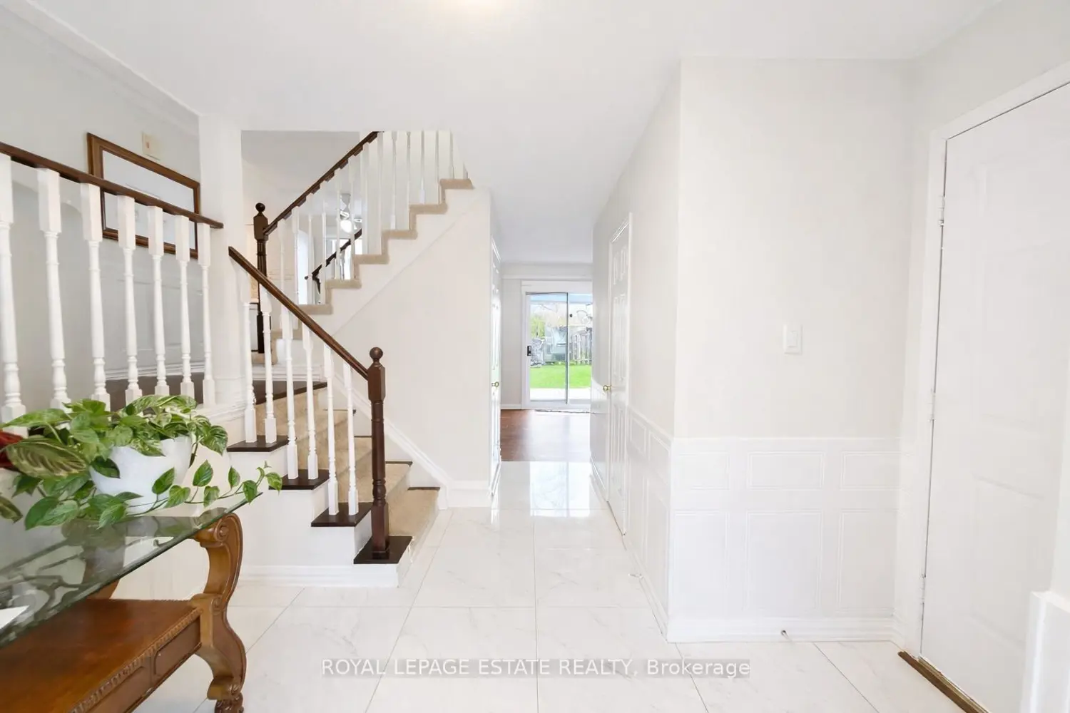 130 William Stephenson Drive photo 2