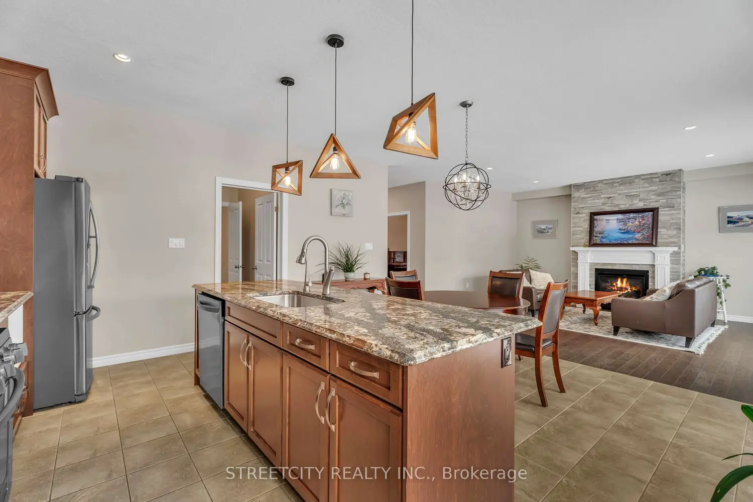 2206 Springridge Drive photo 5
