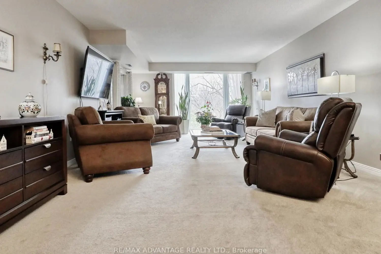 693 Windermere Road 307 photo 3