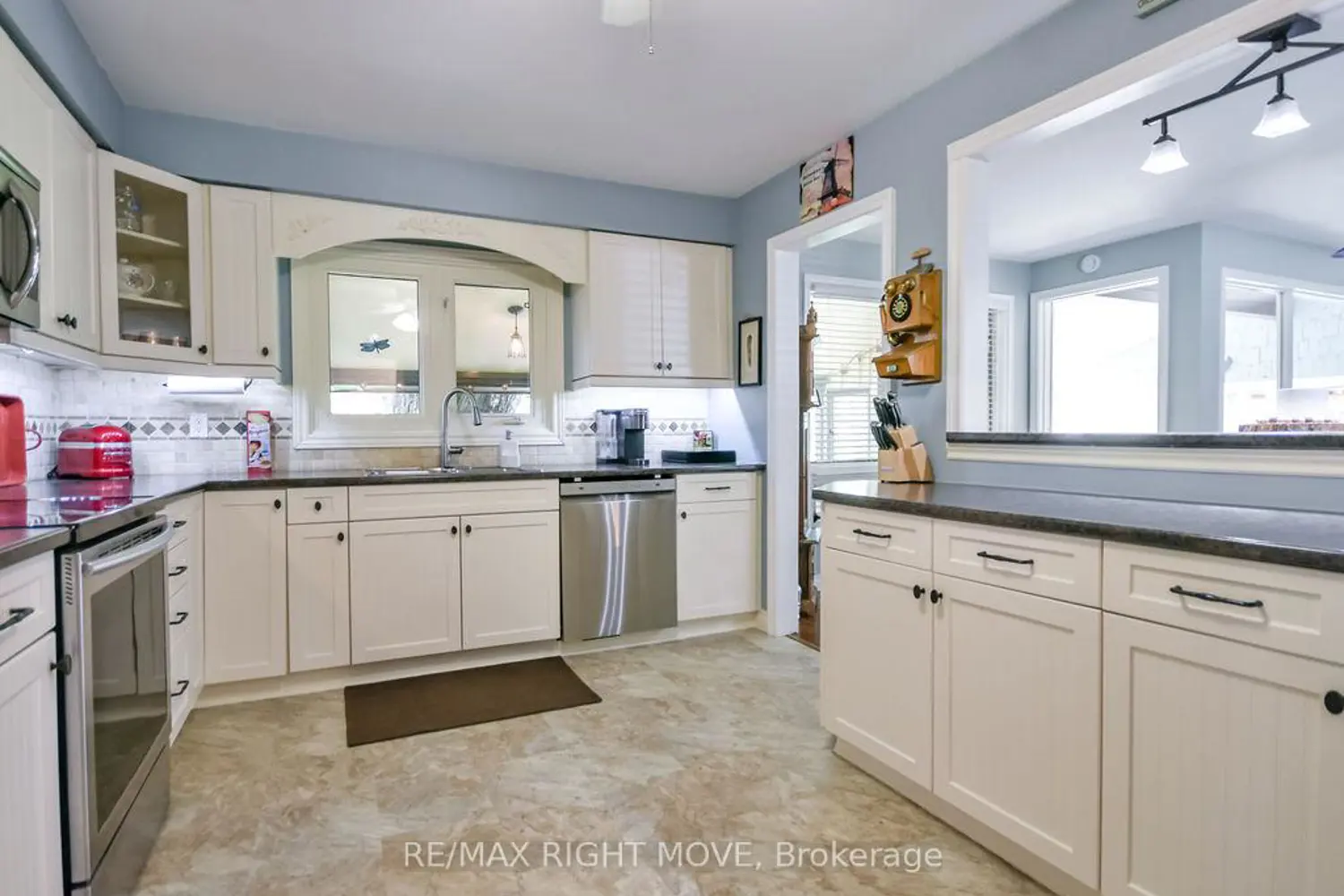 1032 Cowbell Lane photo 3