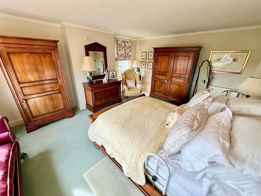Additional image 18 of 4 bed detached house for saleMarine Crescent, Great Yarmouth NR30