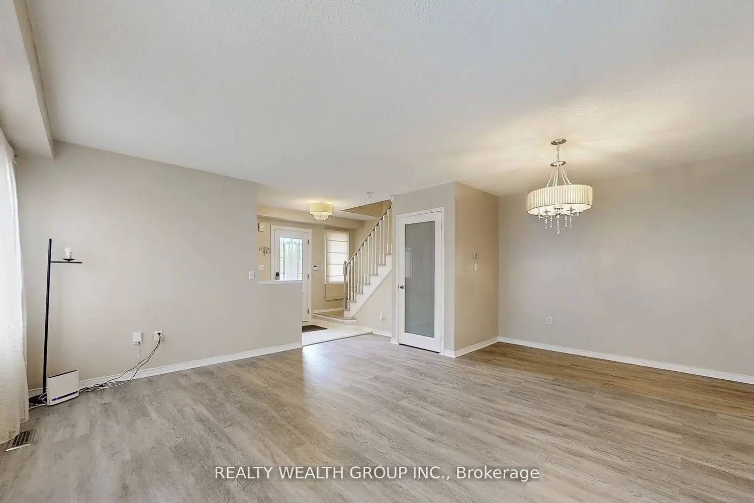 11 Birchcliffe Drive photo 3