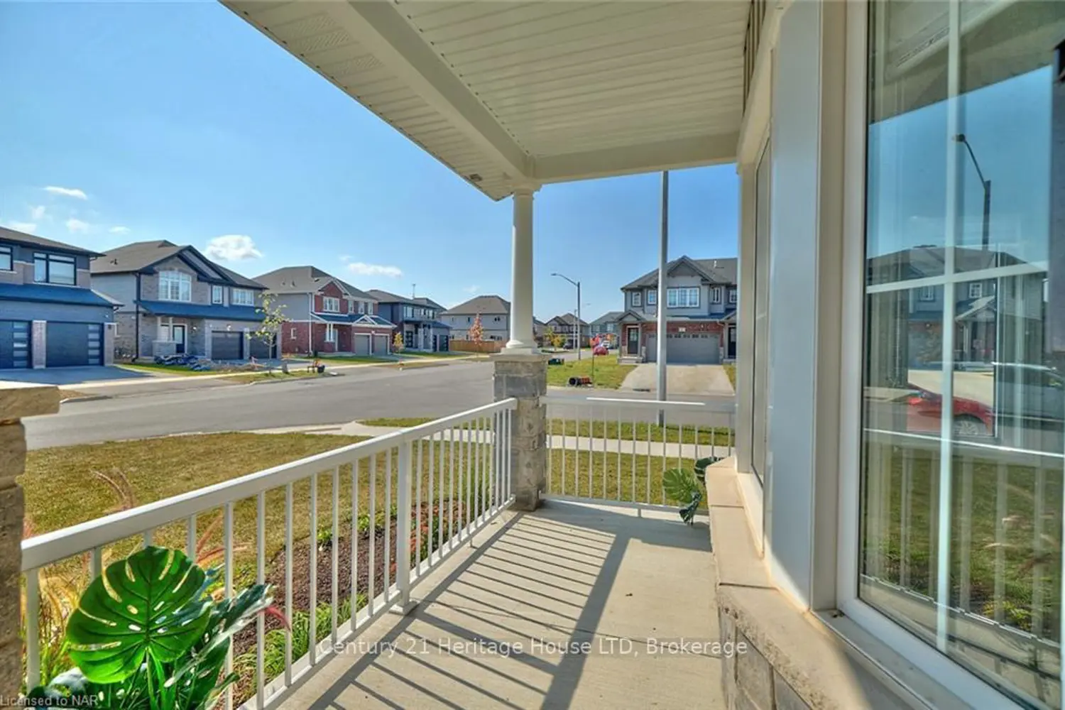 14 Overholt Drive photo 3