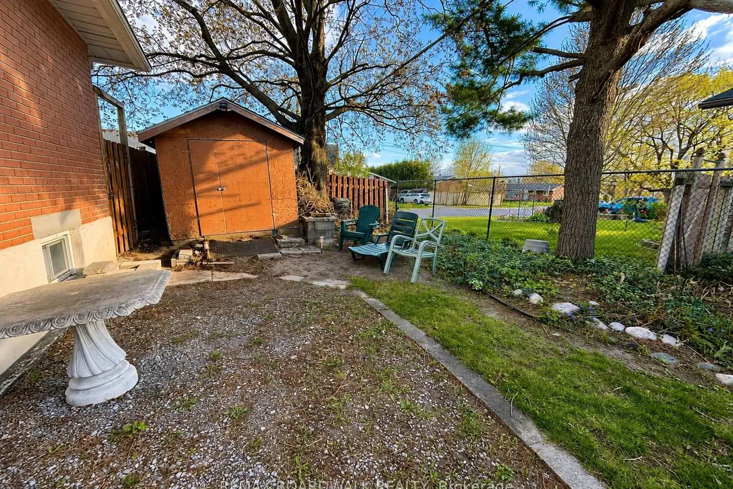 625 Clarke Avenue photo 3