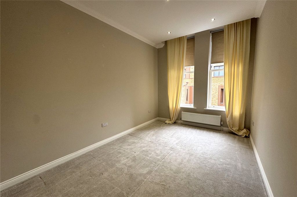 Additional image 10 of 2 bed flat for saleFarnborough Road, Farnborough, Hampshire GU14