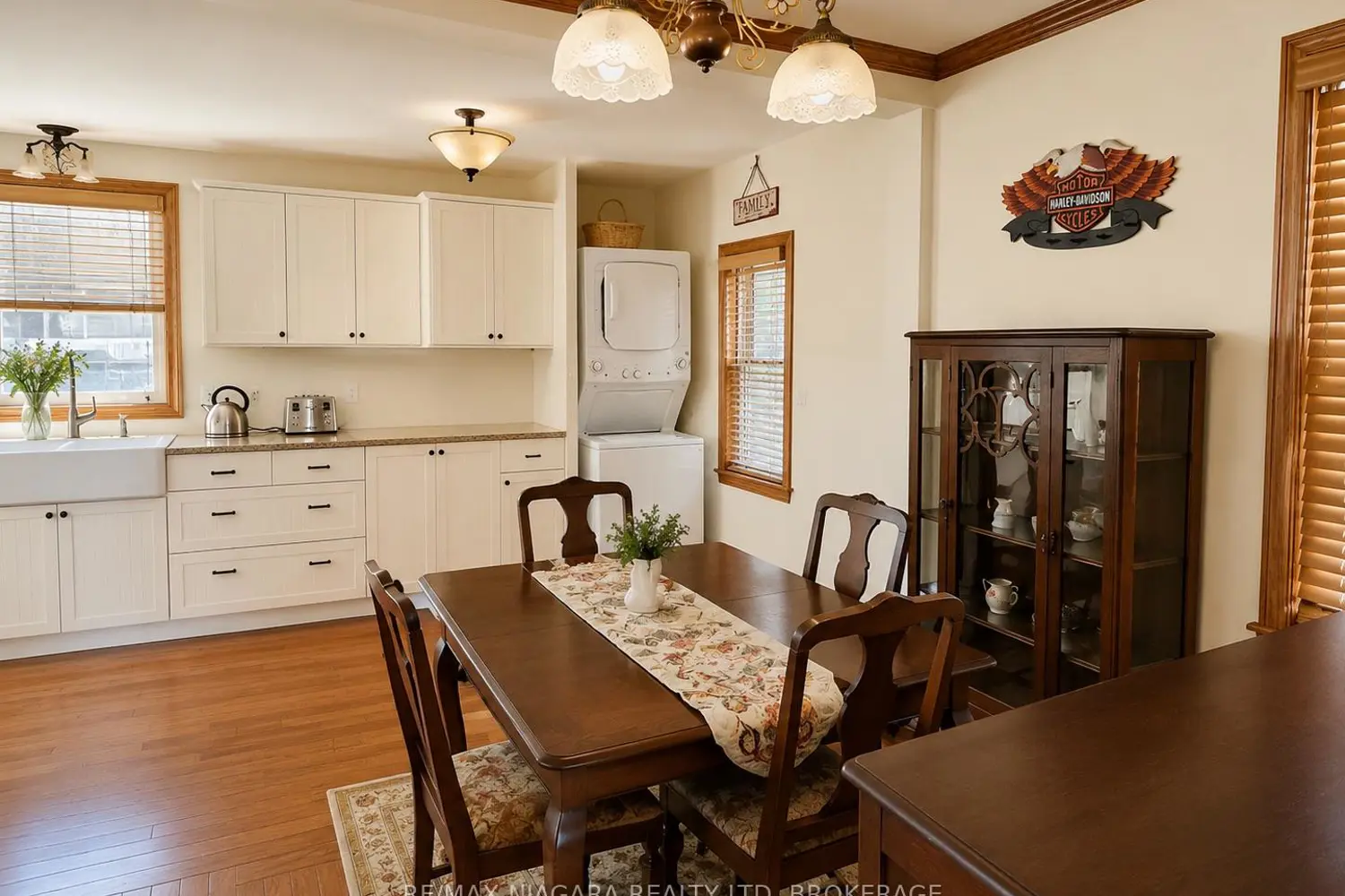 63 Sullivan Avenue photo 5