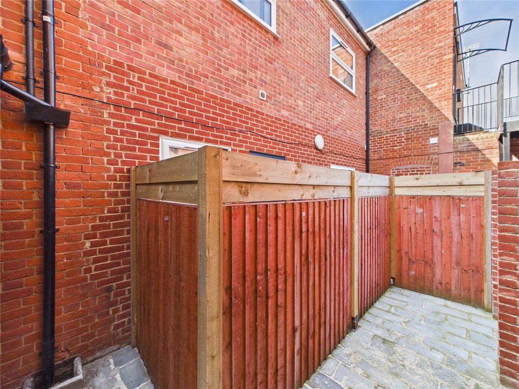 Additional image 8 of 2 bed flat for saleHigh Road West, Felixstowe, Suffolk IP11