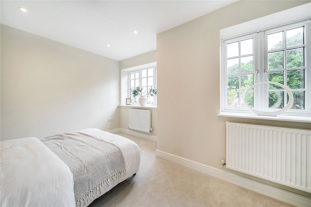 Additional image 17 of 3 bed semi-detached house for salePark Road, Farnborough, Hampshire GU14