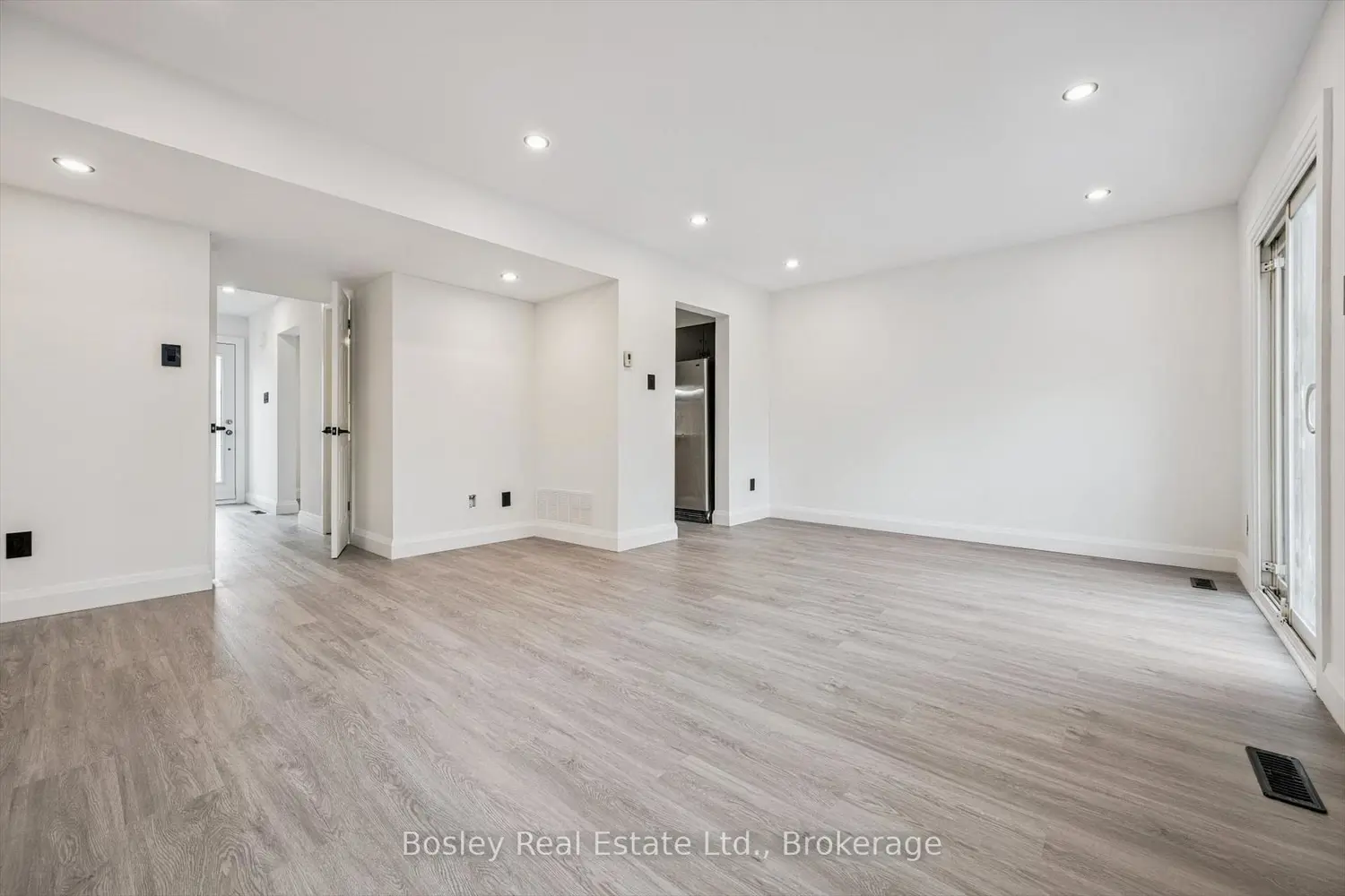 900 Central Park Drive 49 photo 5