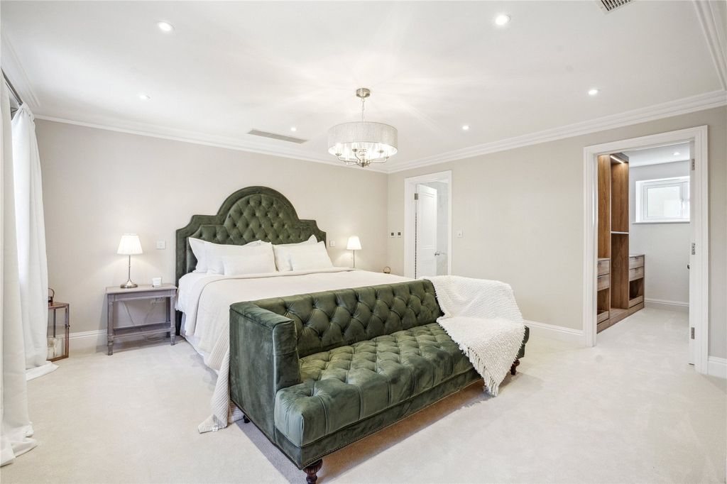 Additional image 9 of 5 bed detached house for saleHowards Wood Drive, Gerrards Cross, Buckinghamshire SL9