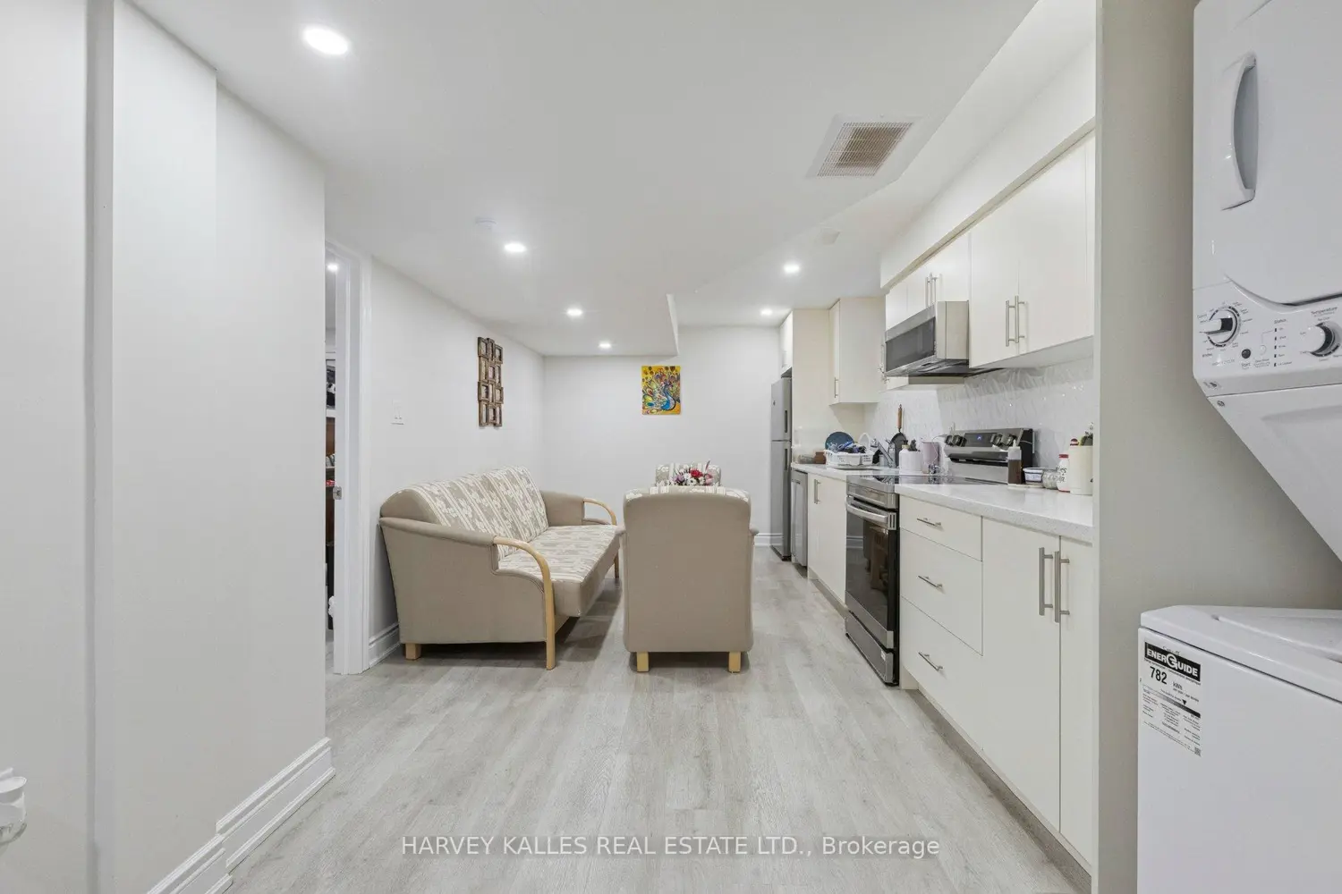 Additional image 16 of 409 Tealby Crescent