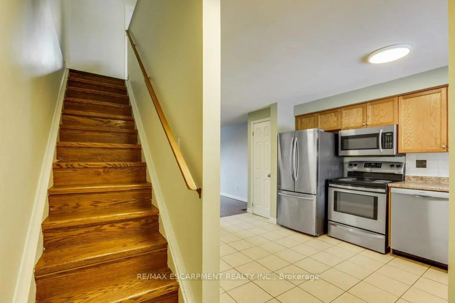 Additional image 4 of 900 James Street 5