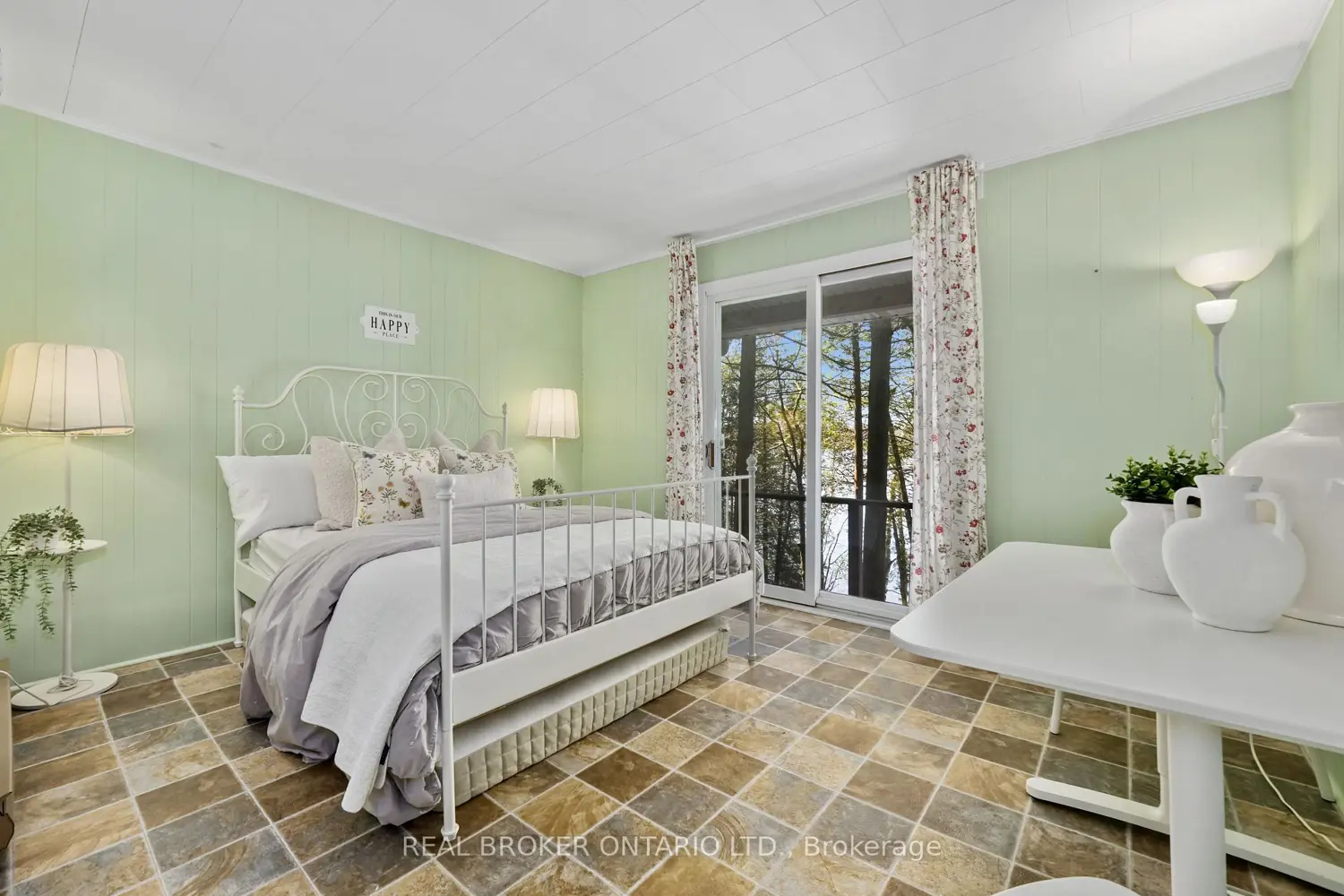 134 Fleming Bay Road photo 5