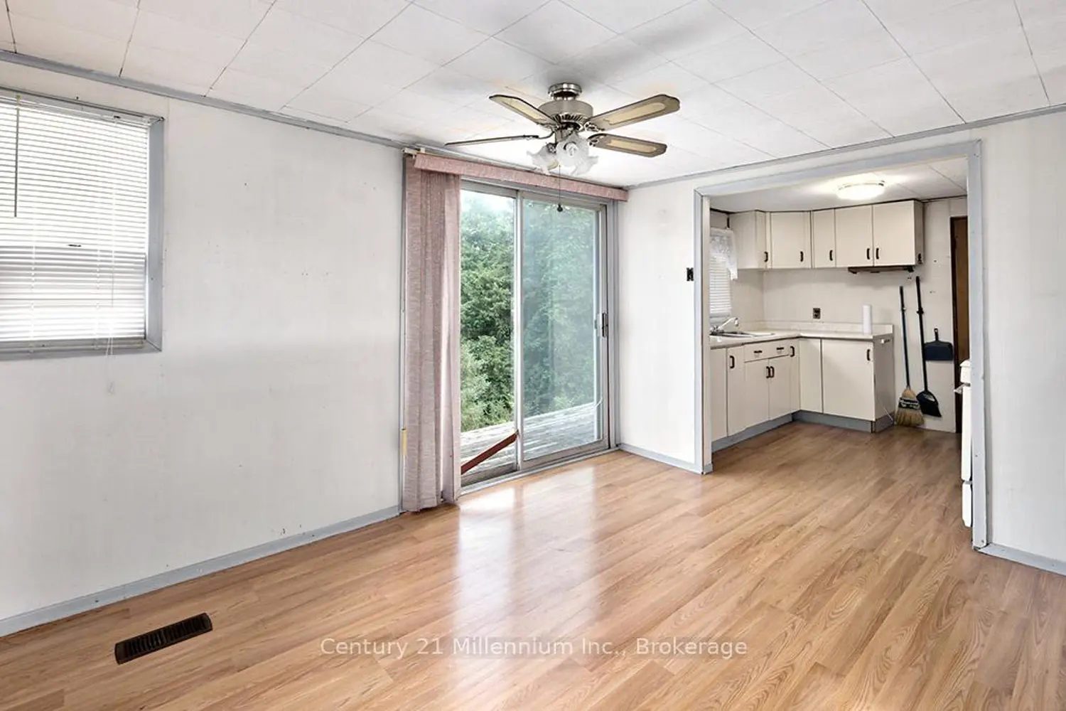 Additional image 10 of 417047 Tenth Line
