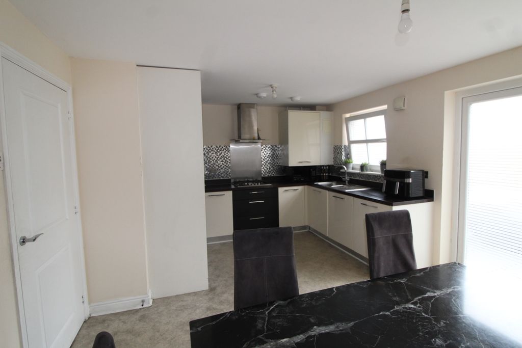 Additional image 4 of 4 bed town house for saleSlade Green Road, Erith DA8