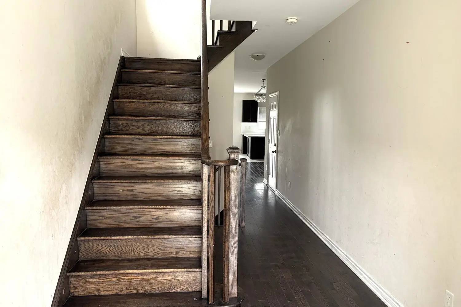 1150 Peelar Crescent photo 2