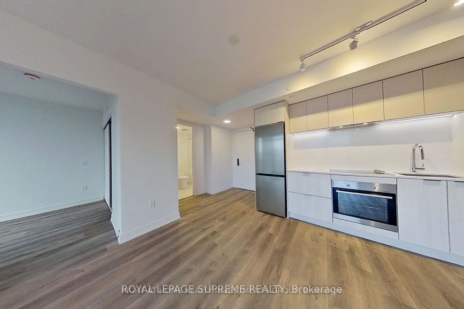 1 Jarvis Street 1322 photo 3