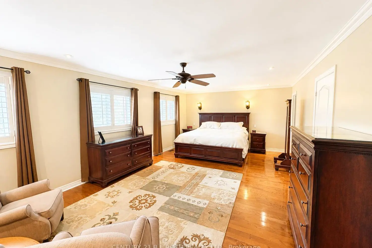 Additional image 11 of 38 Camelot Square