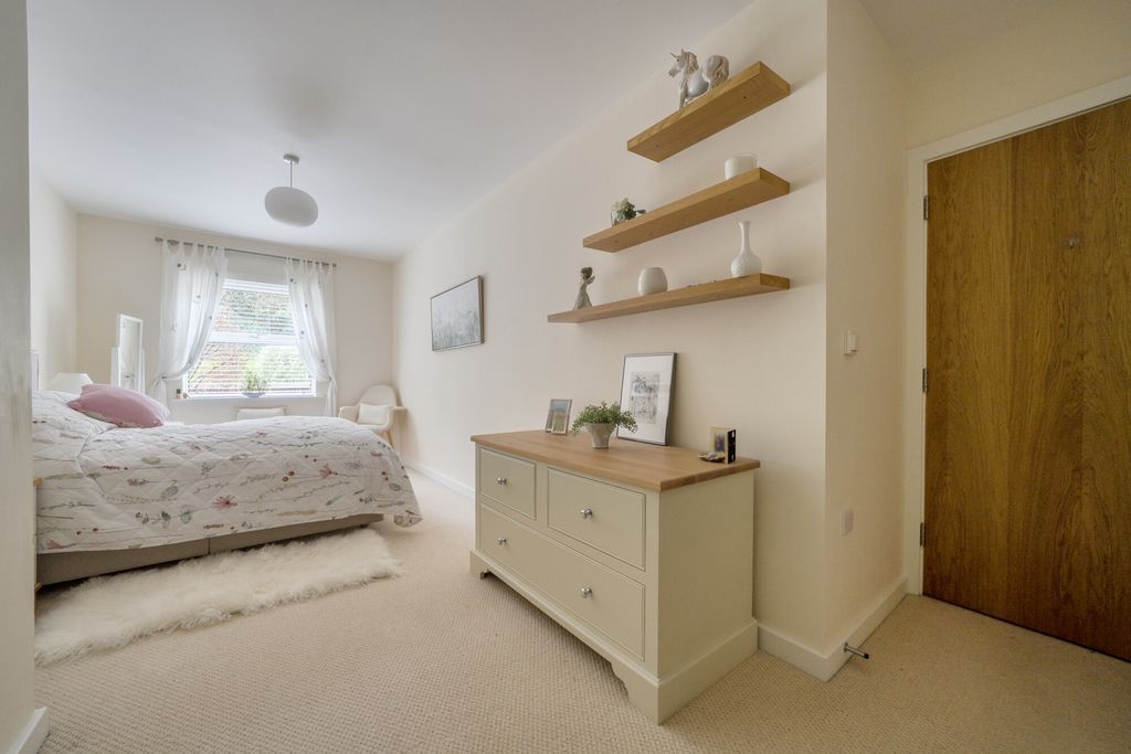 Additional image 12 of 2 bed flat for saleSouth Park, Gerrards Cross, Buckinghamshire SL9