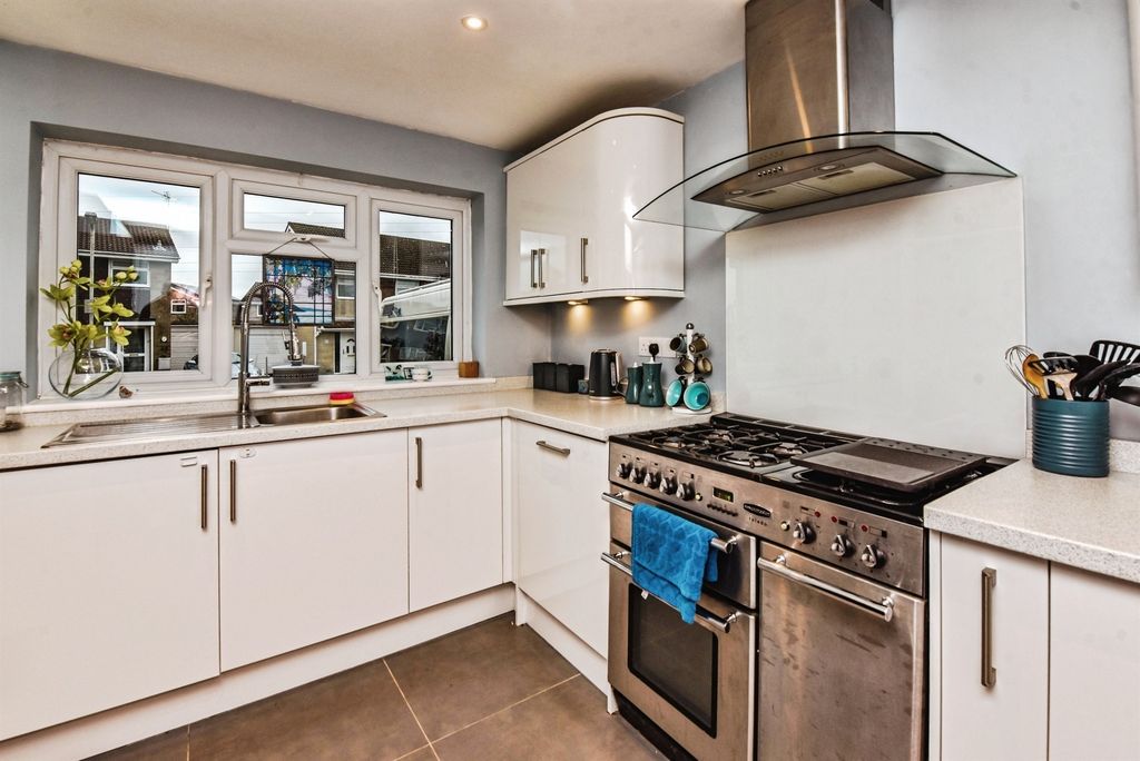 Additional image 2 of 4 bed link detached house for saleLudlow Close, Frome BA11