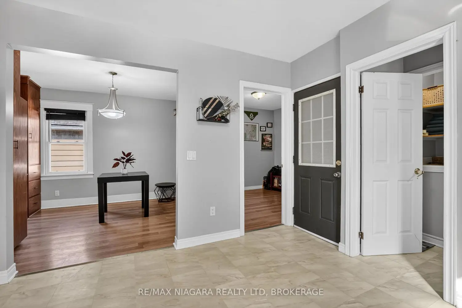 214 Niagara Street photo 4