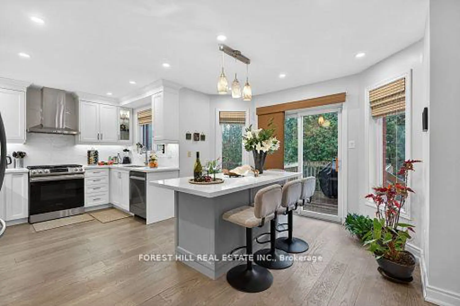 15 Toporowski Avenue photo 4