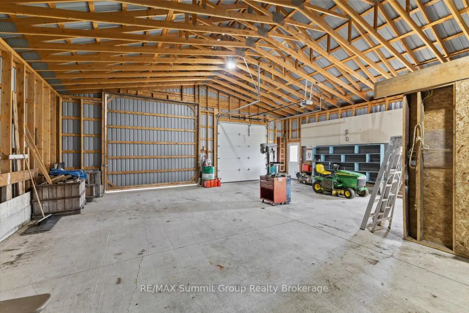 Additional image 17 of 225518 Southgate Road 22