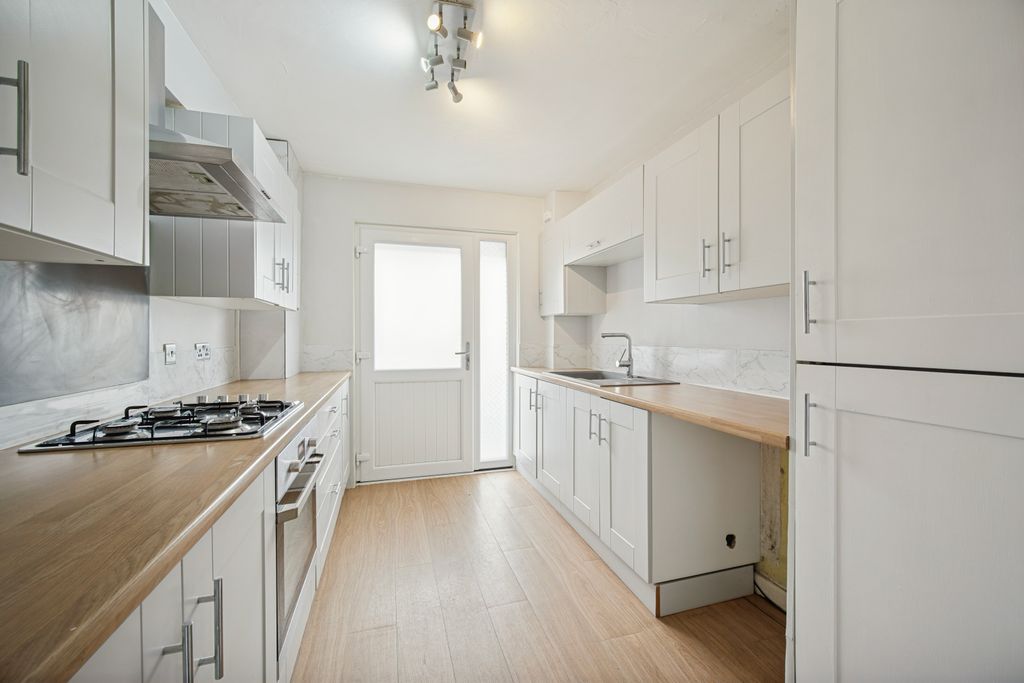 Additional image 8 of 2 bed terraced house for saleBeauly Court, Grangemouth FK3