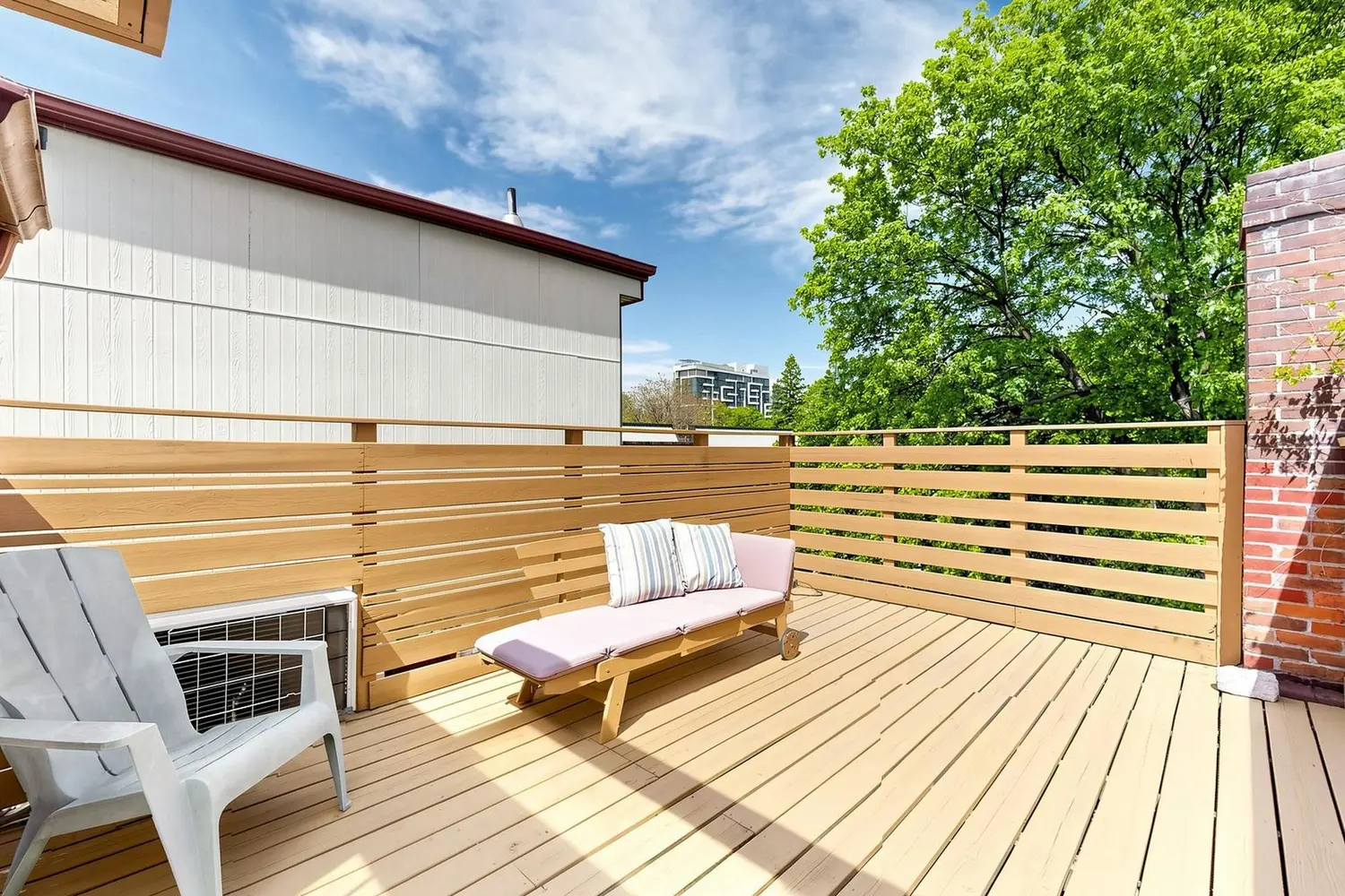 Additional image 7 of 225 Howland Avenue