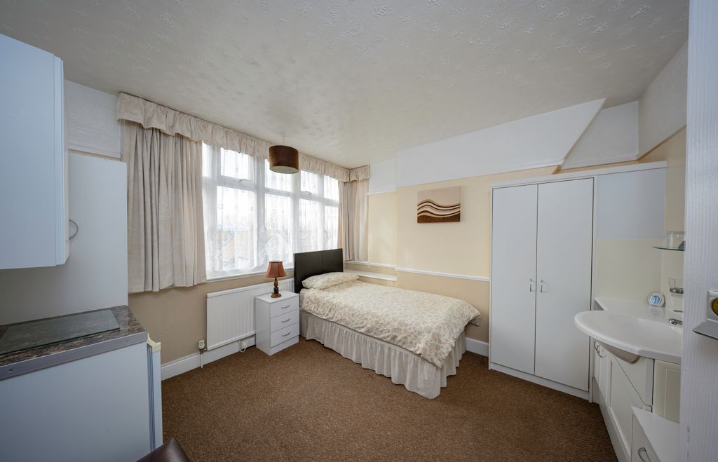 Additional image 18 of 10 bed semi-detached house for saleBuregate Road, Felixstowe IP11