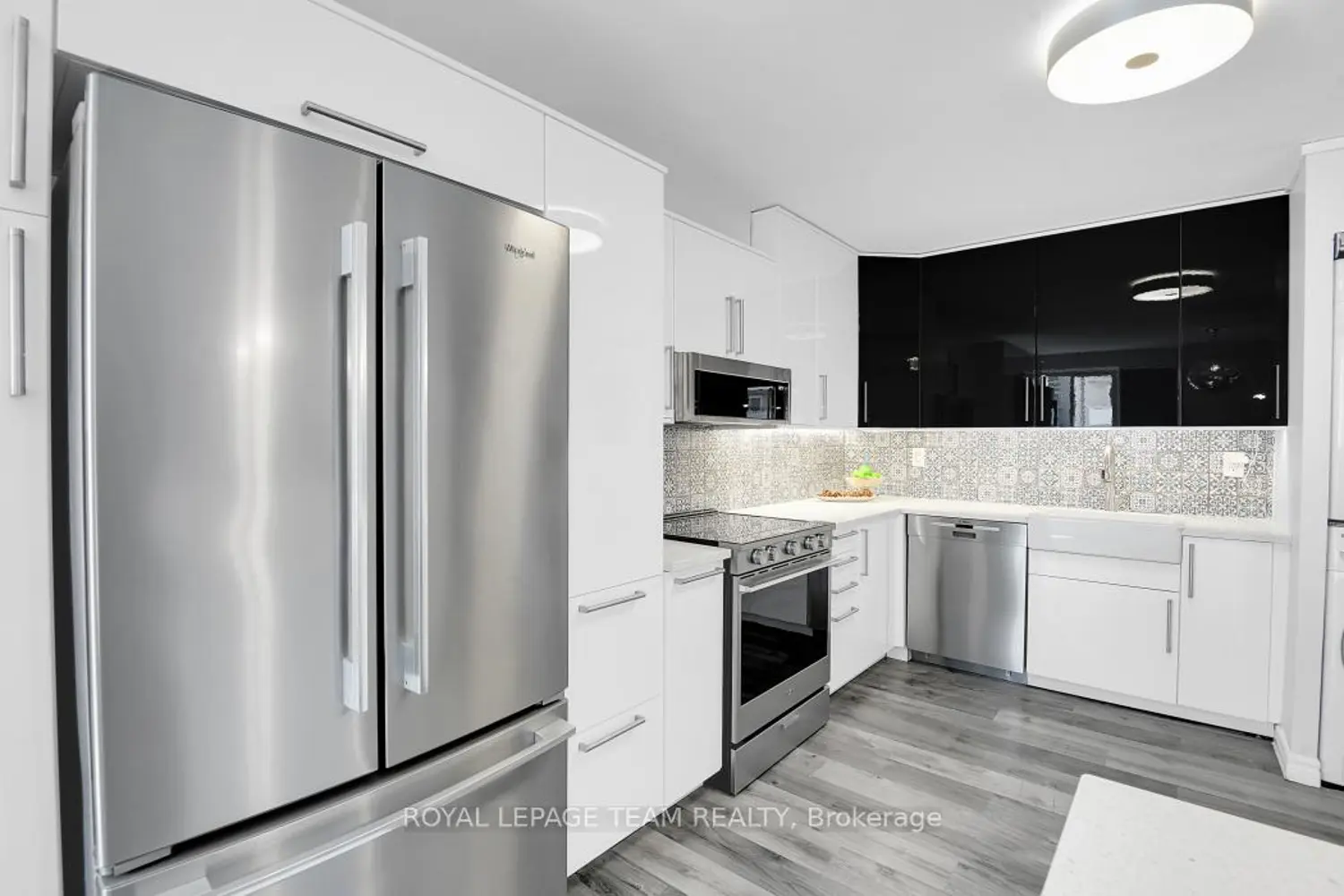 Additional image 3 of 141 Somerset Street 1004