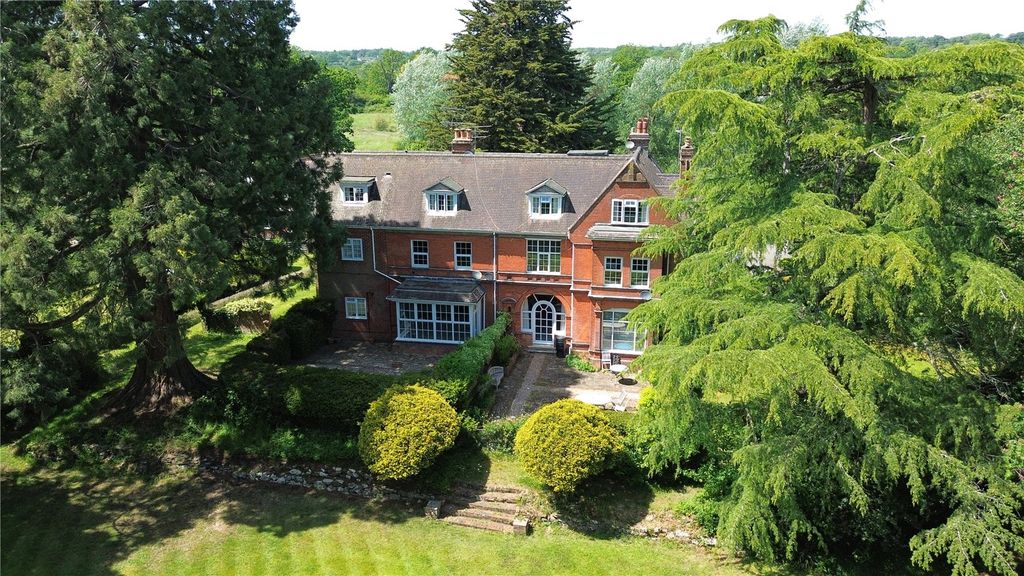 3 bed flat for saleRavenswood House, Lower Hale, Farnham, Surrey GU9