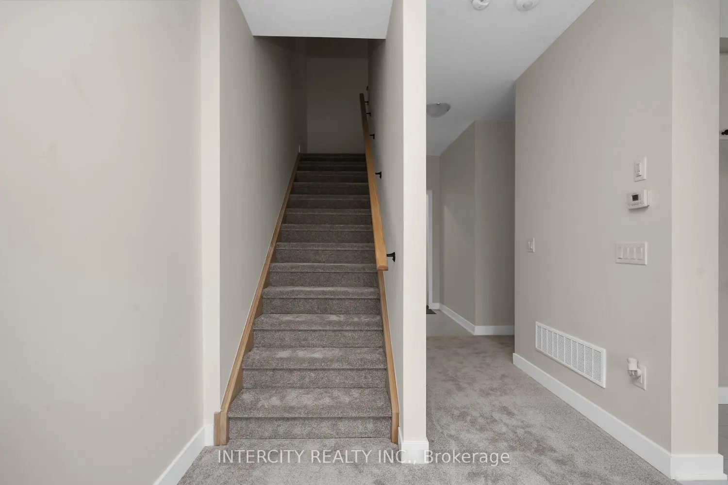Additional image 9 of 104 Walden Drive Blk 7 Unit 1